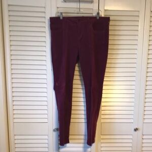 Women's Skinny Corduroy Pants in Burgundy